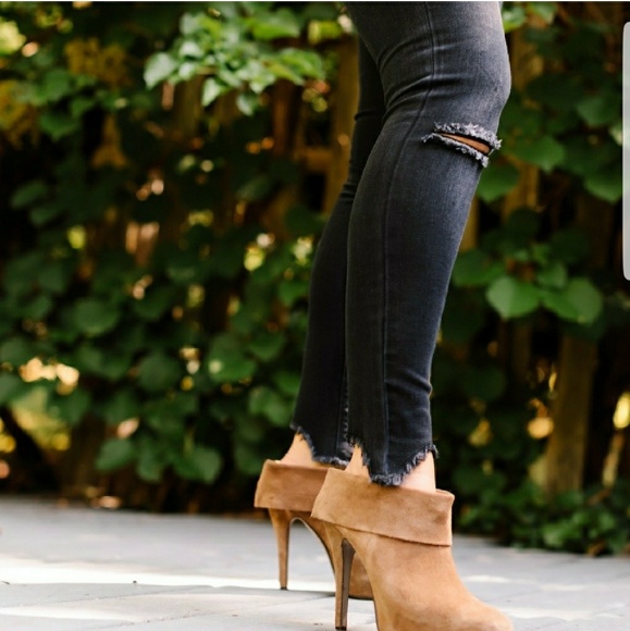 Rose Faded Black Skinny Jeans - Picture 3 of 7